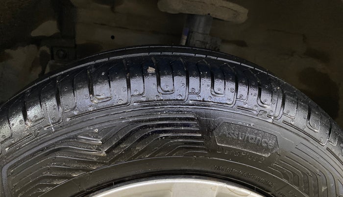 2014 Maruti Swift Dzire VXI, Petrol, Manual, 34,579 km, Left Front Tyre Tread