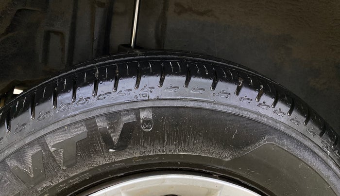 2014 Maruti Swift Dzire VXI, Petrol, Manual, 34,579 km, Right Rear Tyre Tread