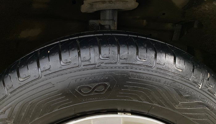 2014 Maruti Swift Dzire VXI, Petrol, Manual, 34,579 km, Right Front Tyre Tread