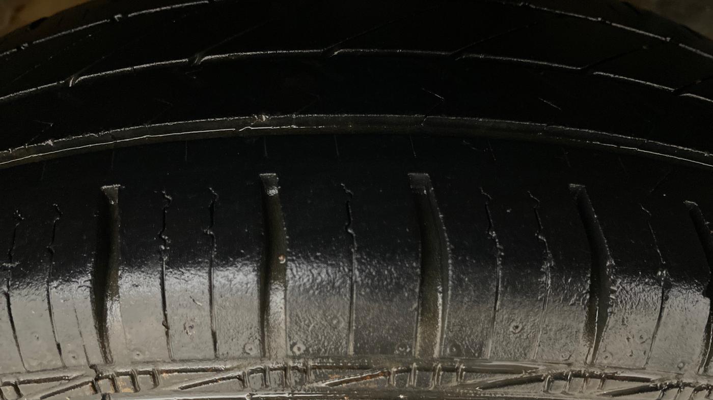 2014 Maruti Swift VXI, Petrol, Manual, 72,574 km, Right Front Tyre Tread