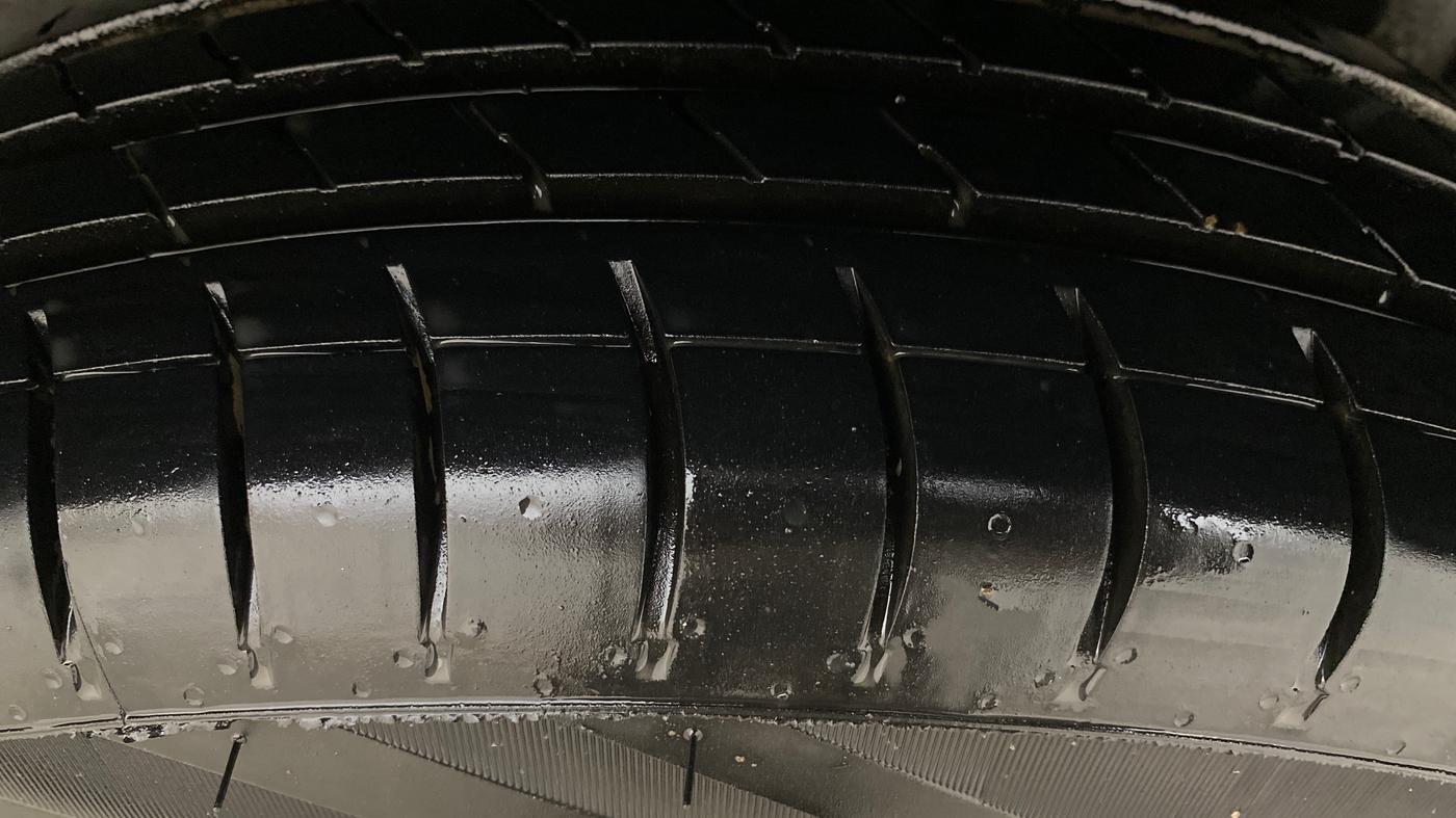2014 Maruti Swift VXI, Petrol, Manual, 72,574 km, Left Rear Tyre Tread