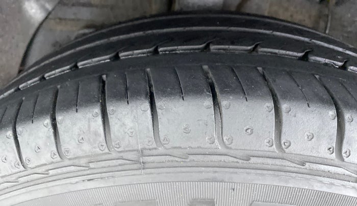 2019 Hyundai Elite i20 1.2 MAGNA PLUS VTVT, Petrol, Manual, 23,577 km, Right Rear Tyre Tread