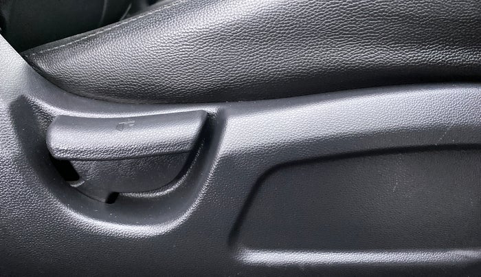 2019 Hyundai Elite i20 1.2 MAGNA PLUS VTVT, Petrol, Manual, 23,577 km, Driver Side Adjustment Panel