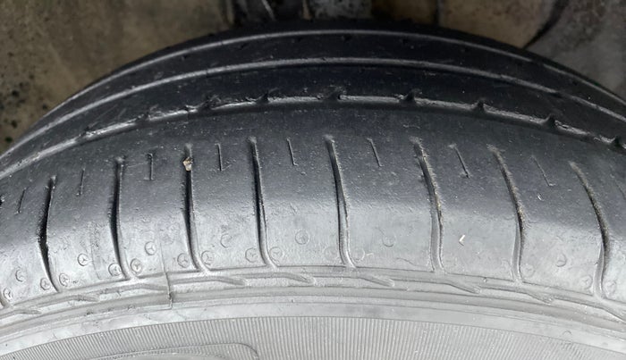 2019 Hyundai Elite i20 1.2 MAGNA PLUS VTVT, Petrol, Manual, 23,577 km, Right Front Tyre Tread