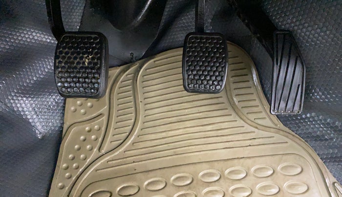 2018 Maruti Alto 800 VXI, Petrol, Manual, 39,768 km, Pedals