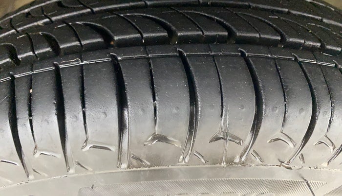 2018 Maruti Alto 800 VXI, Petrol, Manual, 39,768 km, Right Front Tyre Tread