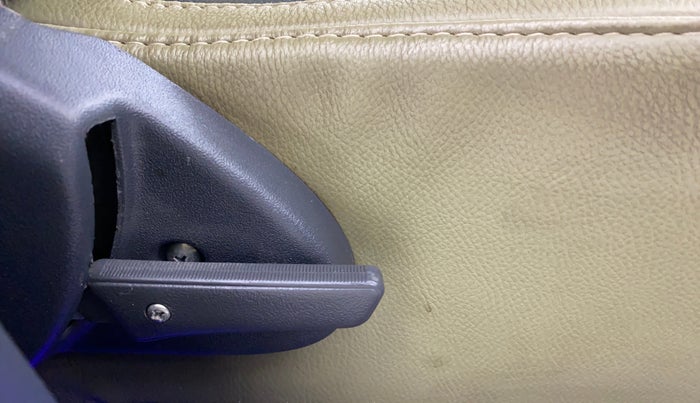 2018 Maruti Alto 800 VXI, Petrol, Manual, 39,768 km, Driver Side Adjustment Panel