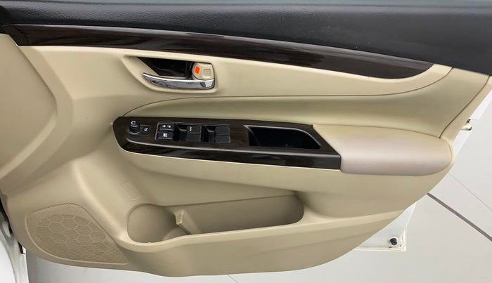 2018 Maruti Ciaz ZETA 1.4  AT PETROL, Petrol, Automatic, 64,686 km, Driver Side Door Panels Control