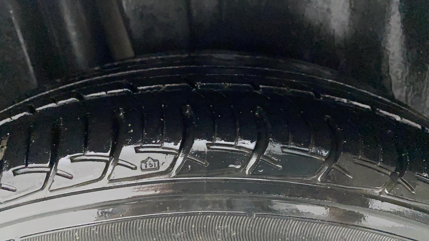 2018 Maruti Ciaz ZETA 1.4  AT PETROL, Petrol, Automatic, 64,686 km, Right Rear Tyre Tread