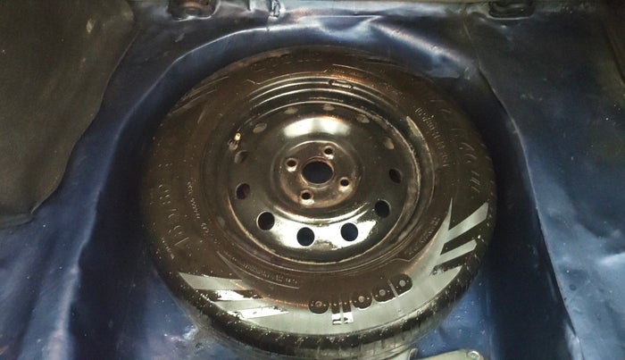 2018 Maruti Dzire VDI, Diesel, Manual, 99,868 km, Spare Tyre