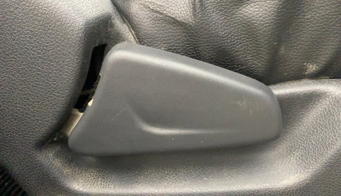 2016 Renault Kwid RXT 1.0, Petrol, Manual, 47,594 km, Driver Side Adjustment Panel