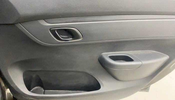 2016 Renault Kwid RXT 1.0, Petrol, Manual, 47,594 km, Driver Side Door Panels Control