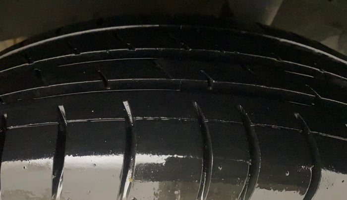 2016 Renault Kwid RXT 1.0, Petrol, Manual, 47,594 km, Left Rear Tyre Tread