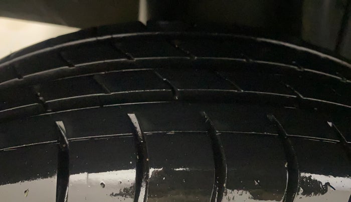 2016 Renault Kwid RXT 1.0, Petrol, Manual, 47,594 km, Right Rear Tyre Tread