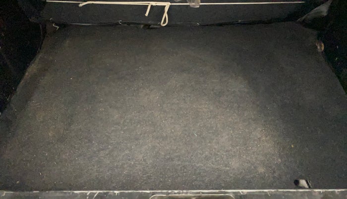 2016 Renault Kwid RXT 1.0, Petrol, Manual, 47,594 km, Boot Inside