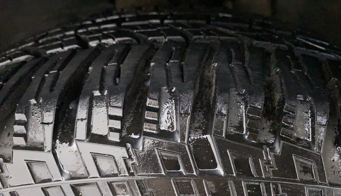 2013 Mahindra XUV500 W8, Diesel, Manual, 92,696 km, Left Front Tyre Tread