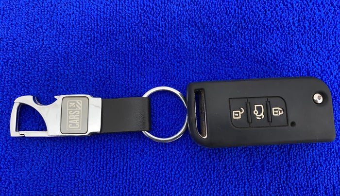 2013 Mahindra XUV500 W8, Diesel, Manual, 92,696 km, Key Close Up