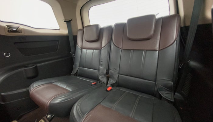 2013 Mahindra XUV500 W8, Diesel, Manual, 92,696 km, Third Seat Row ( optional )