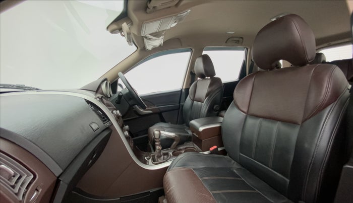 2013 Mahindra XUV500 W8, Diesel, Manual, 92,696 km, Right Side Front Door Cabin