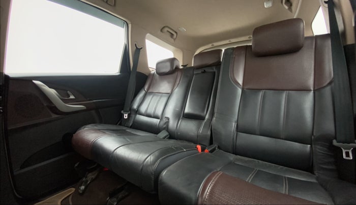 2013 Mahindra XUV500 W8, Diesel, Manual, 92,696 km, Reclining Back Row Seats