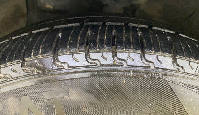 2014 Hyundai Grand i10 ASTA 1.2 KAPPA VTVT, Petrol, Manual, 35,871 km, Left Front Tyre Tread