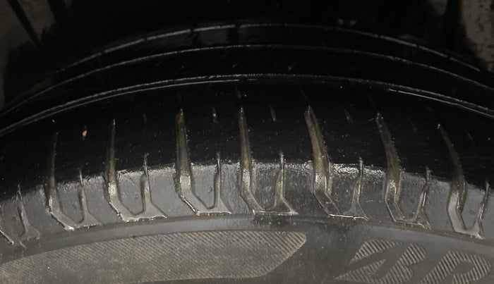 2022 Maruti XL6 ZETA AT, Petrol, Automatic, 39,772 km, Left Rear Tyre Tread