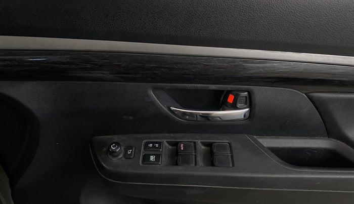 2022 Maruti XL6 ZETA AT, Petrol, Automatic, 39,772 km, Driver Side Door Panels Control