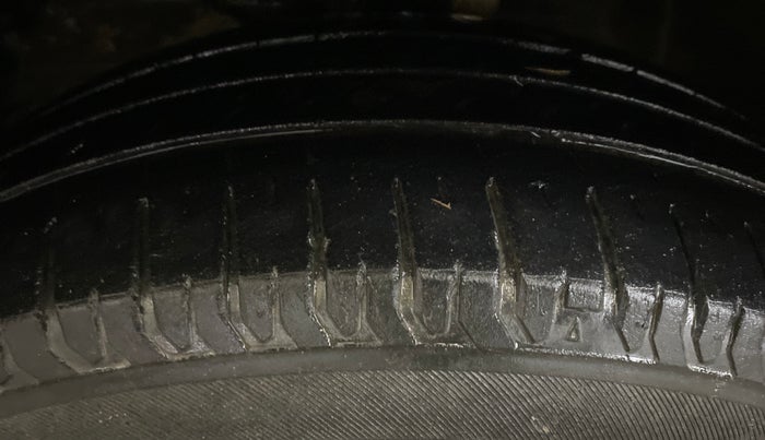 2022 Maruti XL6 ZETA AT, Petrol, Automatic, 39,772 km, Left Front Tyre Tread