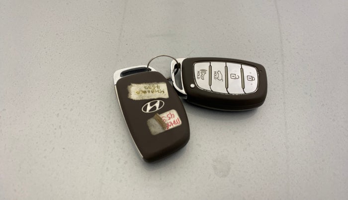 2022 Hyundai NEW I20 ASTA 1.2 MT, Petrol, Manual, 54,233 km, Key Close Up