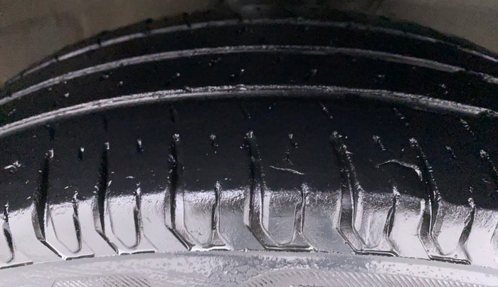 2018 Maruti Dzire VXI, Petrol, Manual, 47,507 km, Right Front Tyre Tread