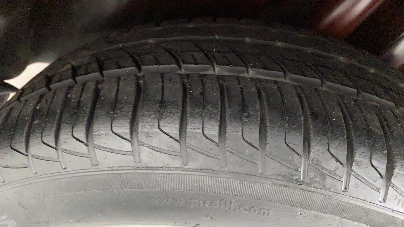 2016 Volkswagen Polo GTI TSI AT, Petrol, Automatic, 27,411 km, Right Rear Tyre Tread