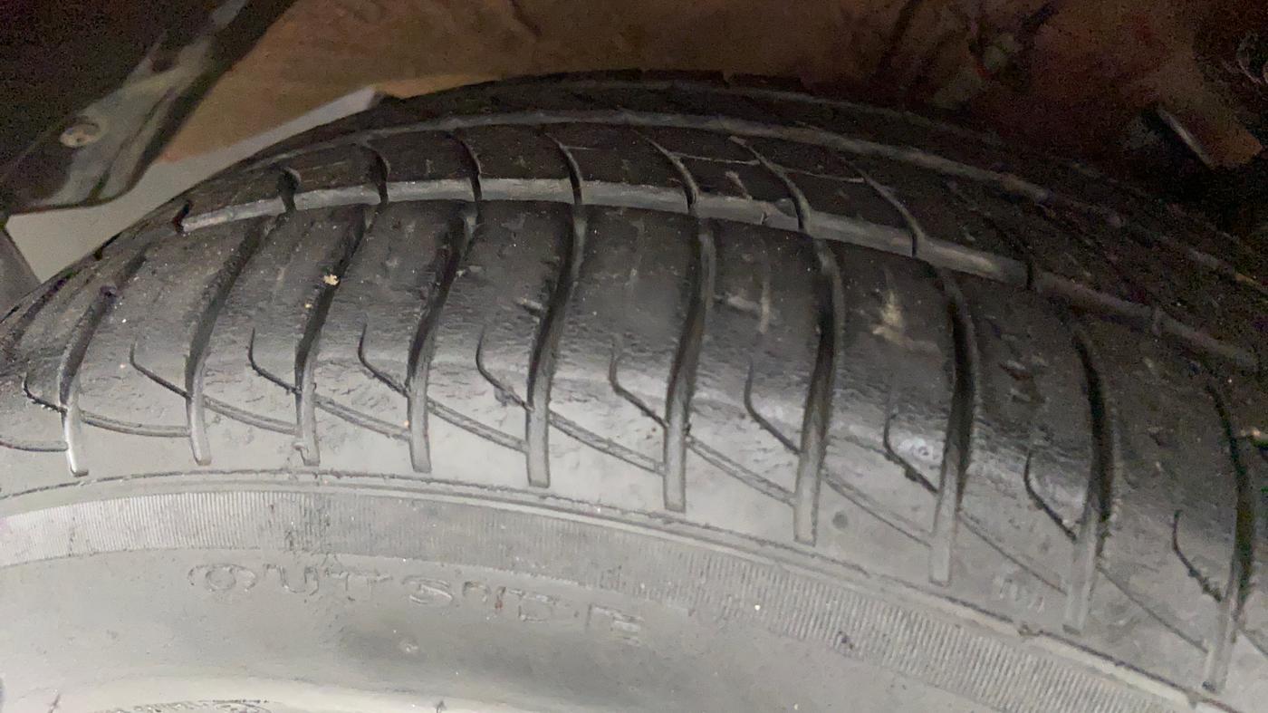 2016 Volkswagen Polo GTI TSI AT, Petrol, Automatic, 27,411 km, Right Front Tyre Tread