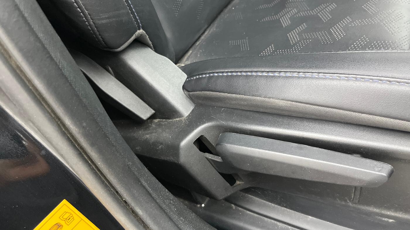 2024 Tata ALTROZ XZA Plus (S) Lux Dark Edition, Petrol, Automatic, 23,295 km, Driver Side Adjustment Panel