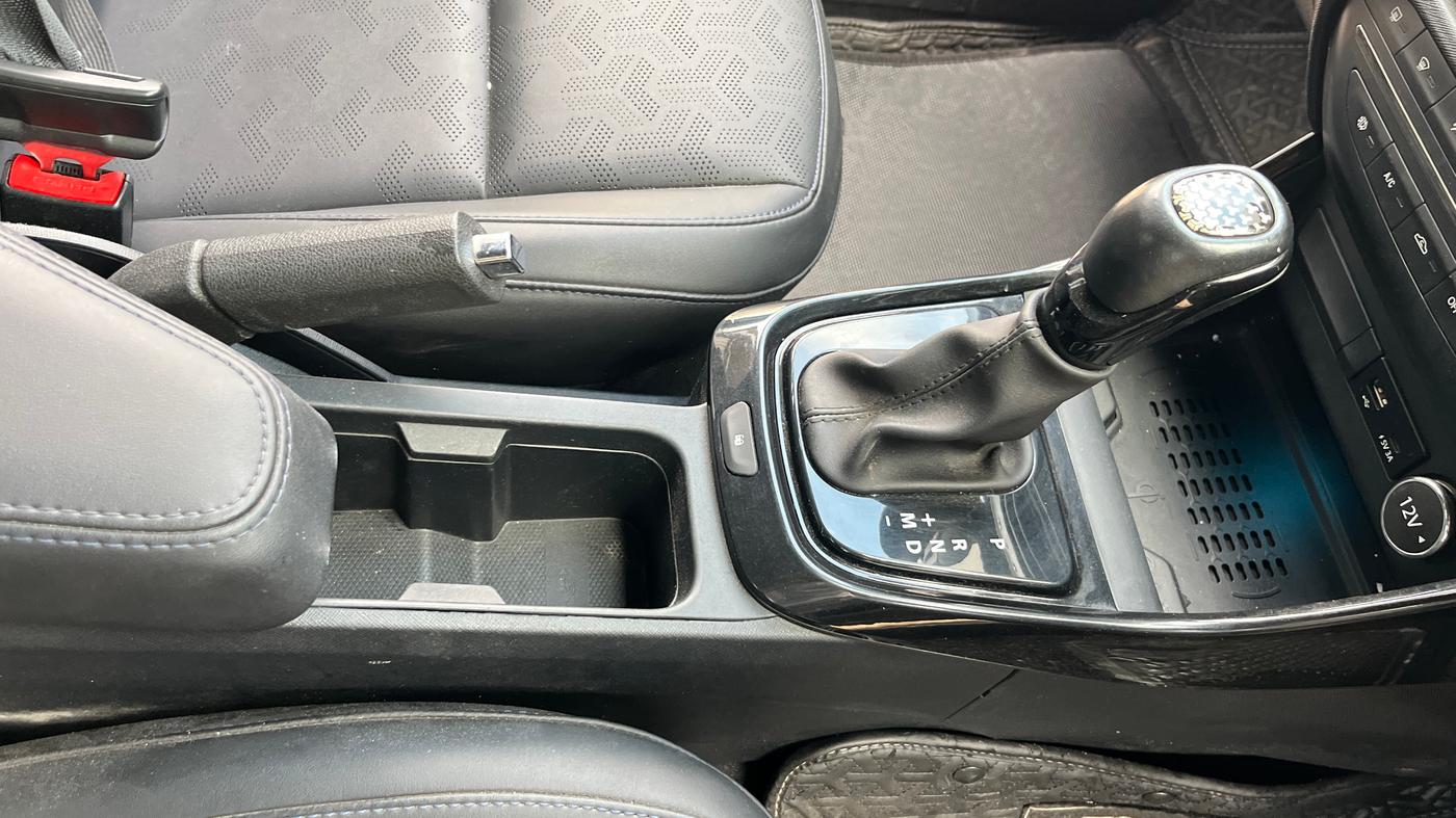2024 Tata ALTROZ XZA Plus (S) Lux Dark Edition, Petrol, Automatic, 23,295 km, Gear Lever