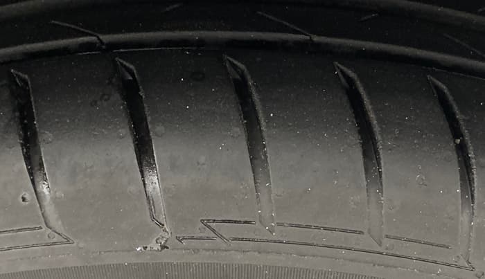 2021 Tata NEXON XM SUNROOF PETROL, Petrol, Manual, 39,656 km, Right Front Tyre Tread