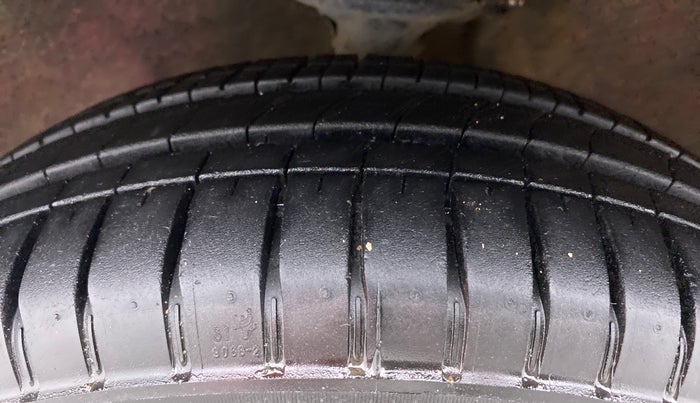 2014 Maruti Alto K10 VXI P, Petrol, Manual, 61,070 km, Left Front Tyre Tread
