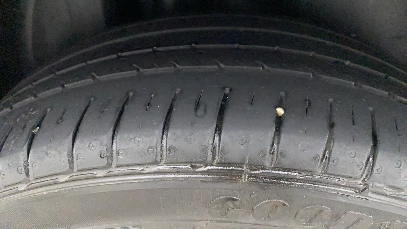 2019 Volkswagen Vento HIGHLINE PLUS 1.2 AT 16 ALLOY, Petrol, Automatic, 67,845 km, Right Rear Tyre Tread