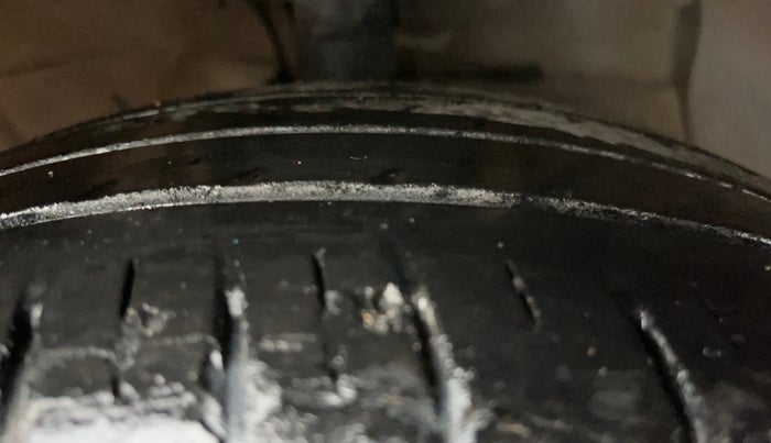 2020 Hyundai AURA SX 1.2, Petrol, Manual, 74,746 km, Right Front Tyre Tread