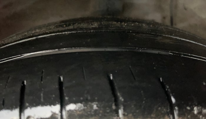 2020 Hyundai AURA SX 1.2, Petrol, Manual, 74,746 km, Right Rear Tyre Tread