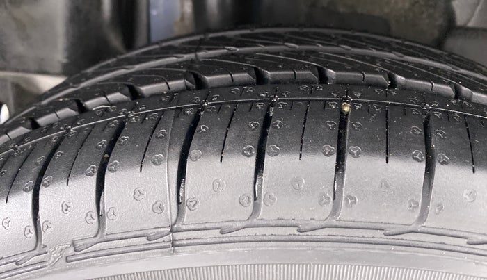2020 Maruti Swift ZXI+, Petrol, Manual, 46,252 km, Right Rear Tyre Tread