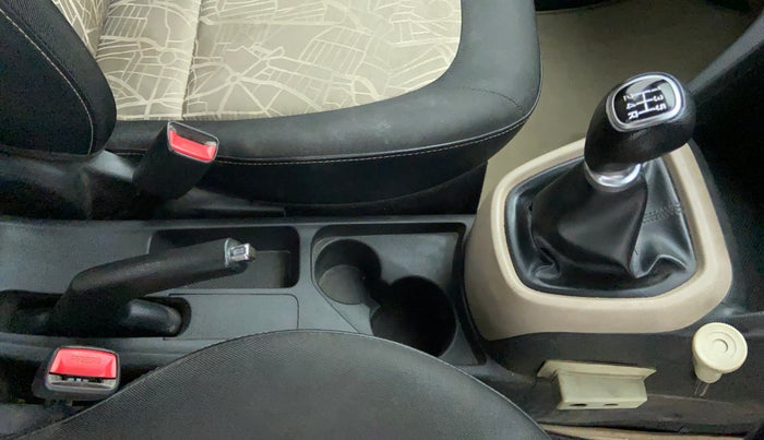 2017 Hyundai Grand i10 SPORTZ (O) 1.2 KAPPA VTVT, Petrol, Manual, 19,924 km, Gear Lever
