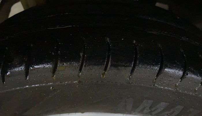 2017 Maruti Alto 800 LXI, Petrol, Manual, 82,817 km, Right Rear Tyre Tread