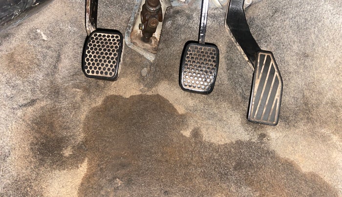 2017 Maruti Alto 800 LXI, Petrol, Manual, 82,817 km, Pedals