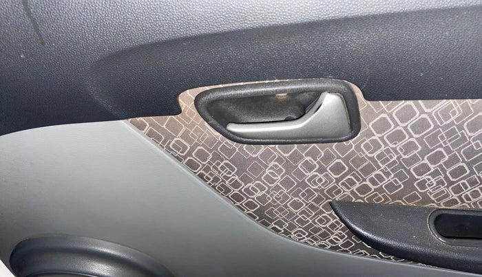 2017 Maruti Alto 800 LXI, Petrol, Manual, 82,817 km, Driver Side Door Panels Control