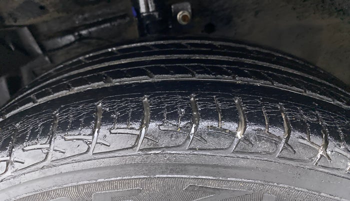 2012 Maruti Swift Dzire ZXI, Petrol, Manual, 46,405 km, Left Front Tyre Tread