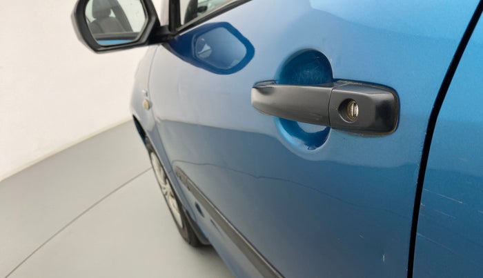 2012 Maruti Swift Dzire LXI, Petrol, Manual, 65,502 km, Front passenger door - Slightly dented
