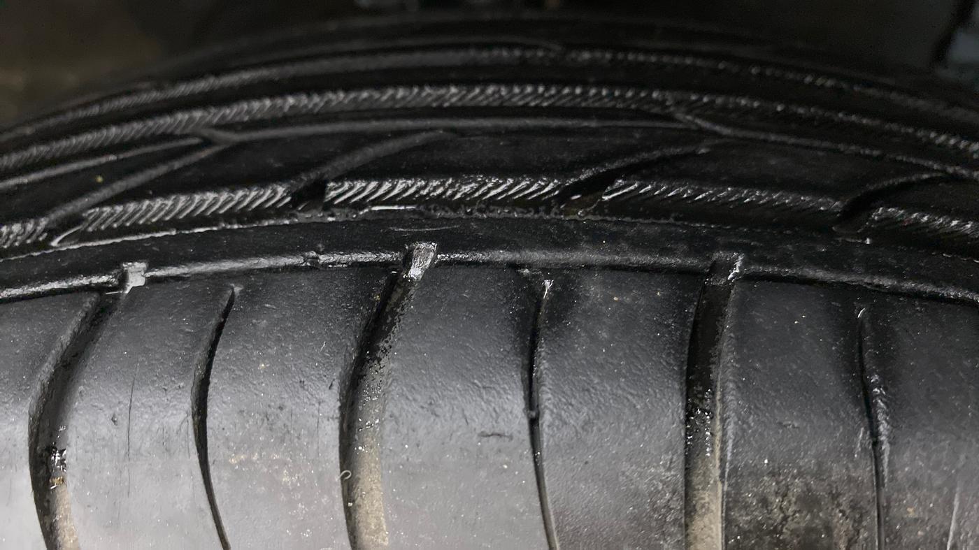 2012 Maruti Swift Dzire LXI, Petrol, Manual, 65,502 km, Right Front Tyre Tread