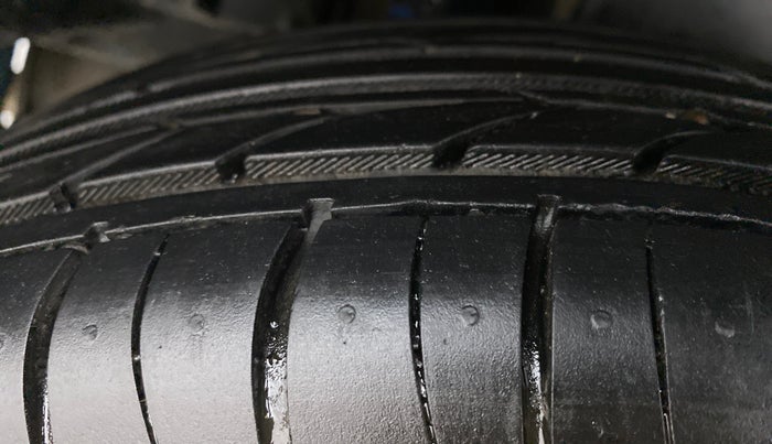 2012 Maruti Swift Dzire LXI, Petrol, Manual, 65,502 km, Right Rear Tyre Tread