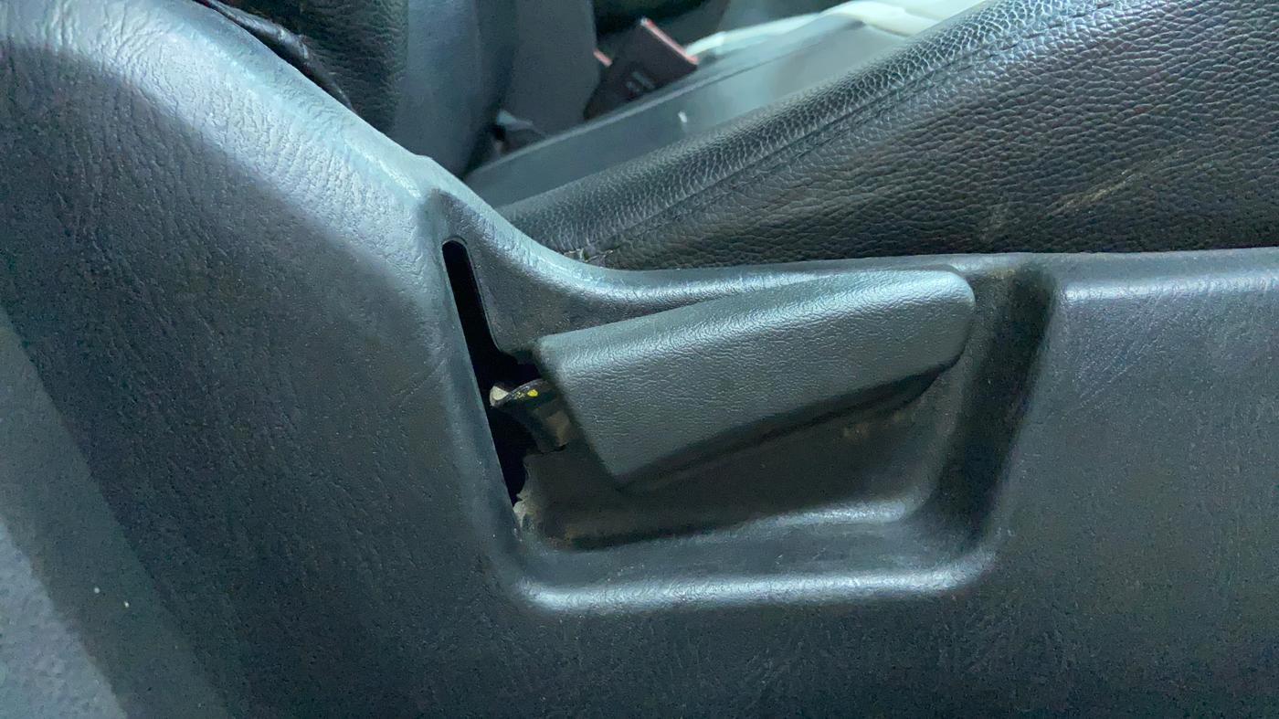 2022 Maruti Alto LXI O, Petrol, Manual, 28,183 km, Driver Side Adjustment Panel