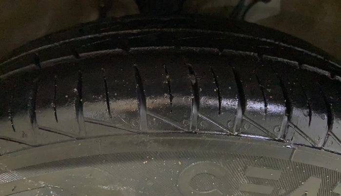 2022 Maruti Alto LXI O, Petrol, Manual, 28,183 km, Right Front Tyre Tread